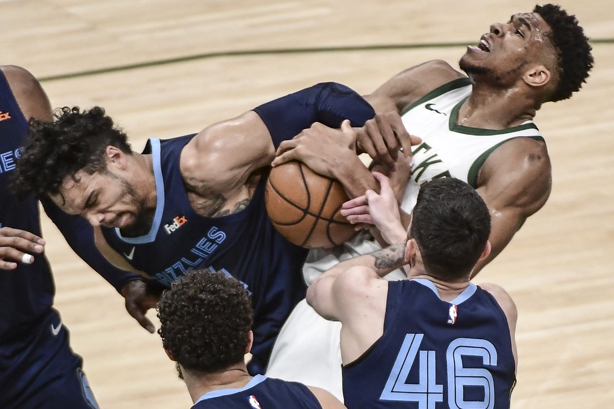 NBA: Memphis Grizzlies at Milwaukee Bucks