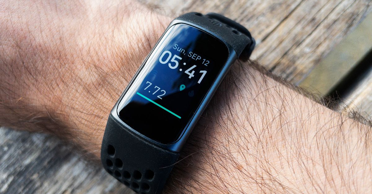 Fitbit Charge 5 review: touchscreen fatigue - The Verge