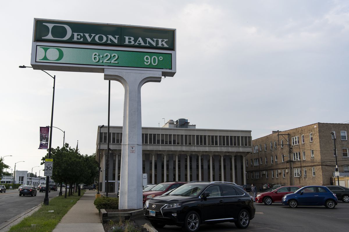 Devon Bank located at 6445 N. Western Ave. is one of many businesses that received a PPP loan from the Federal government amid the Coronavirus pandemic, Tuesday, July 7, 2020. | Tyler LaRiviere/Sun-Times