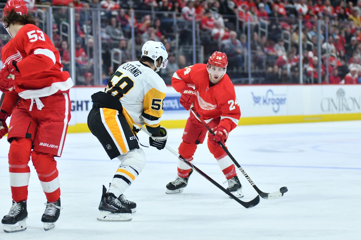 NHL: APR 23 Penguins at Red Wings