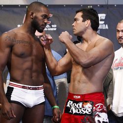 UFC 140 Weigh-In Photos