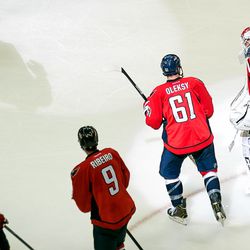Holtby Smiles at Oleksy