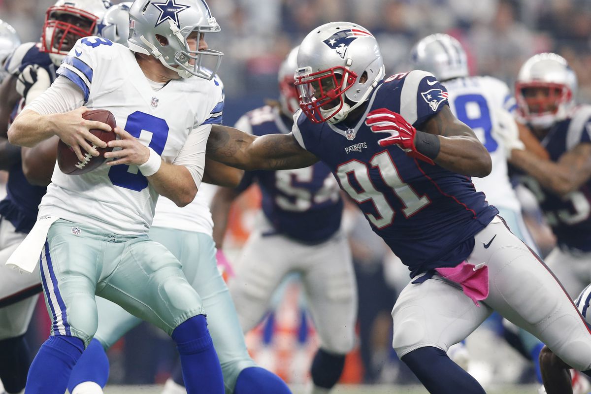 Jamie Collins goes in for the sack