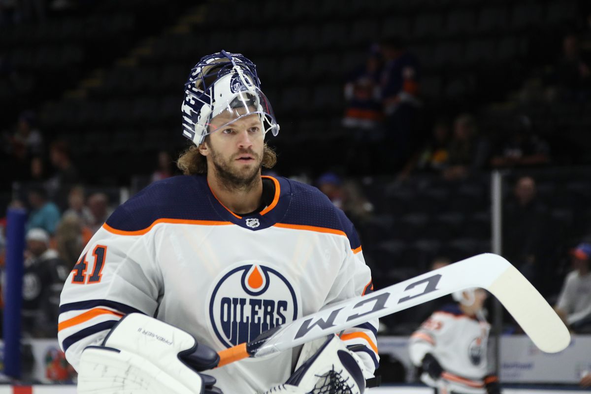 Mike Smith #41 of the Edmonton Oilers skates in warm-ups prior to the game against the New York Islanders at NYCB’s LIVE Nassau Coliseum on October 08, 2019 in Uniondale, New York.