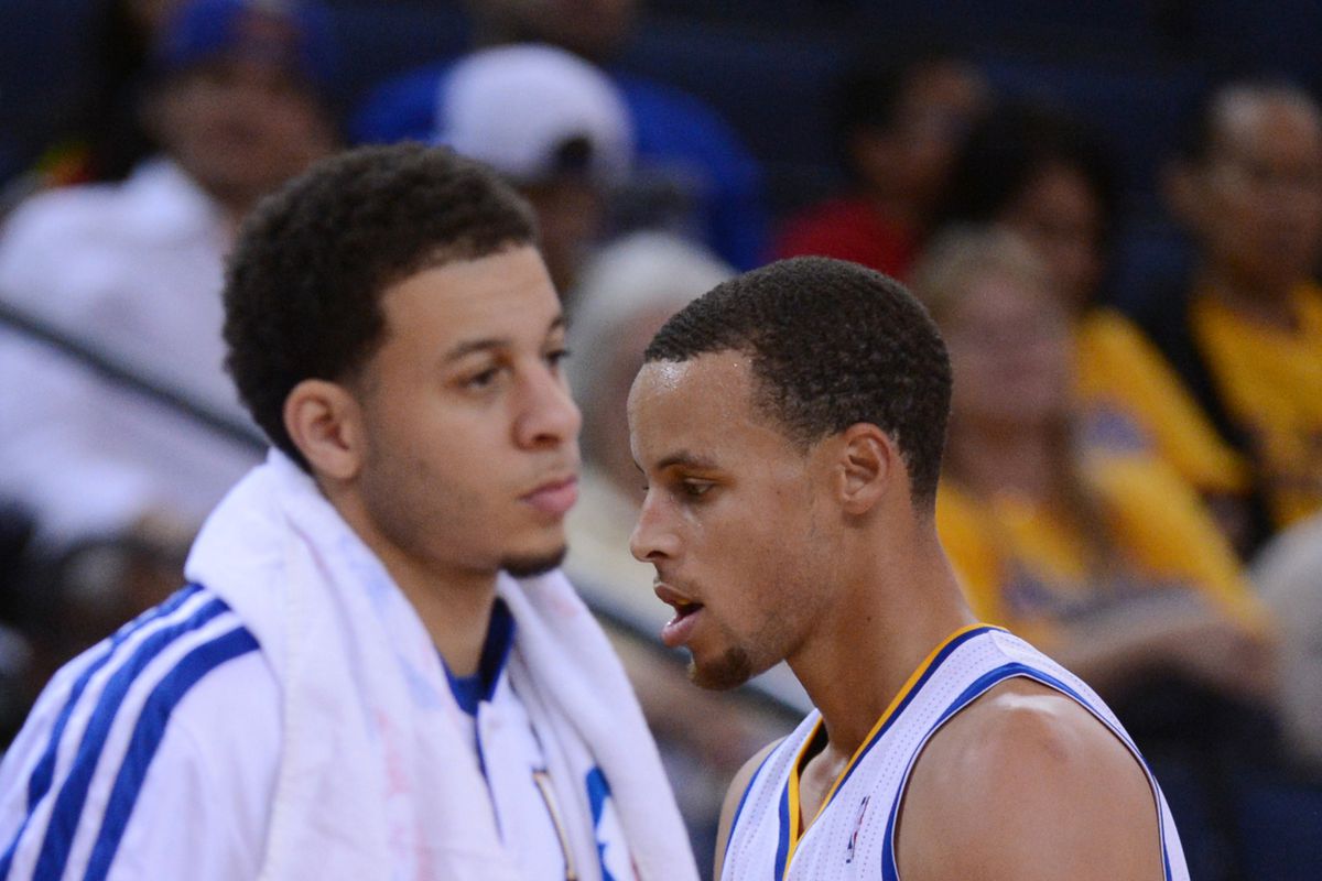 Seth Curry, shown here with All-Star brother Stephen, has a chance to make his own name now.