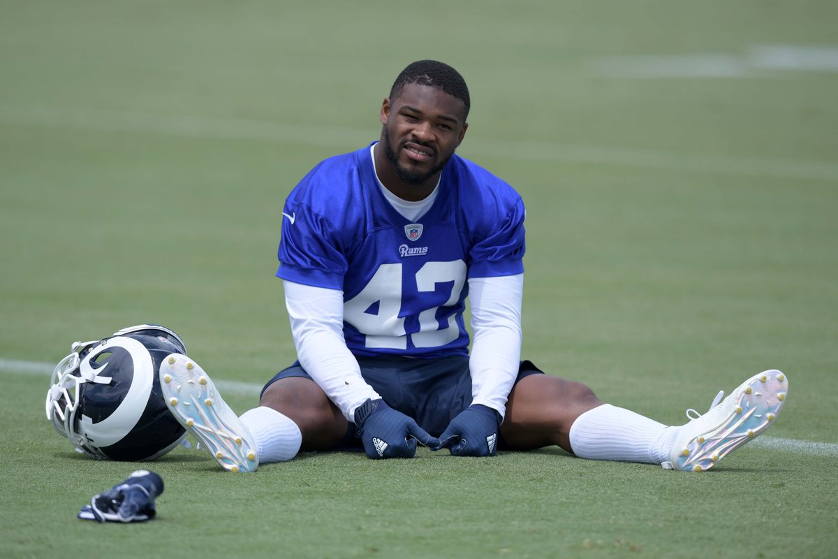 Los Angeles Rams RB John Kelly stretches