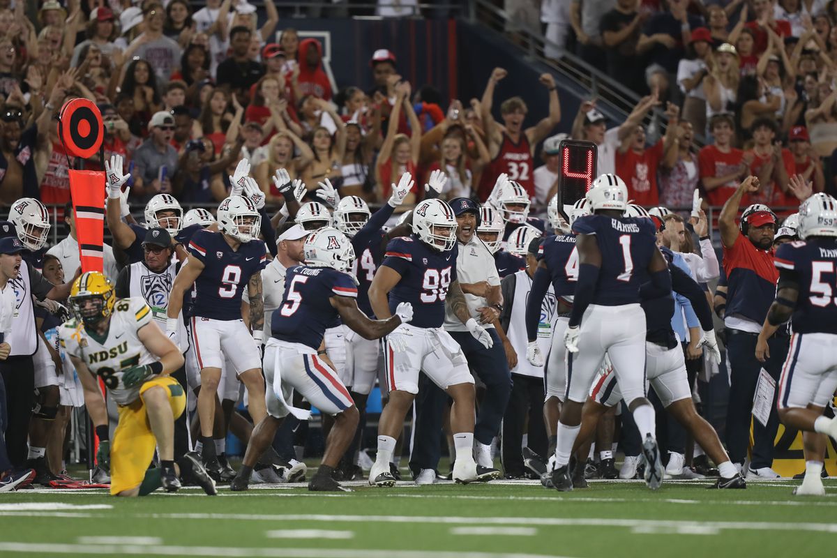 arizona-wildcats-football-predictions-poll-2022-sbnation-reacts-pac12-conference-wins-projections