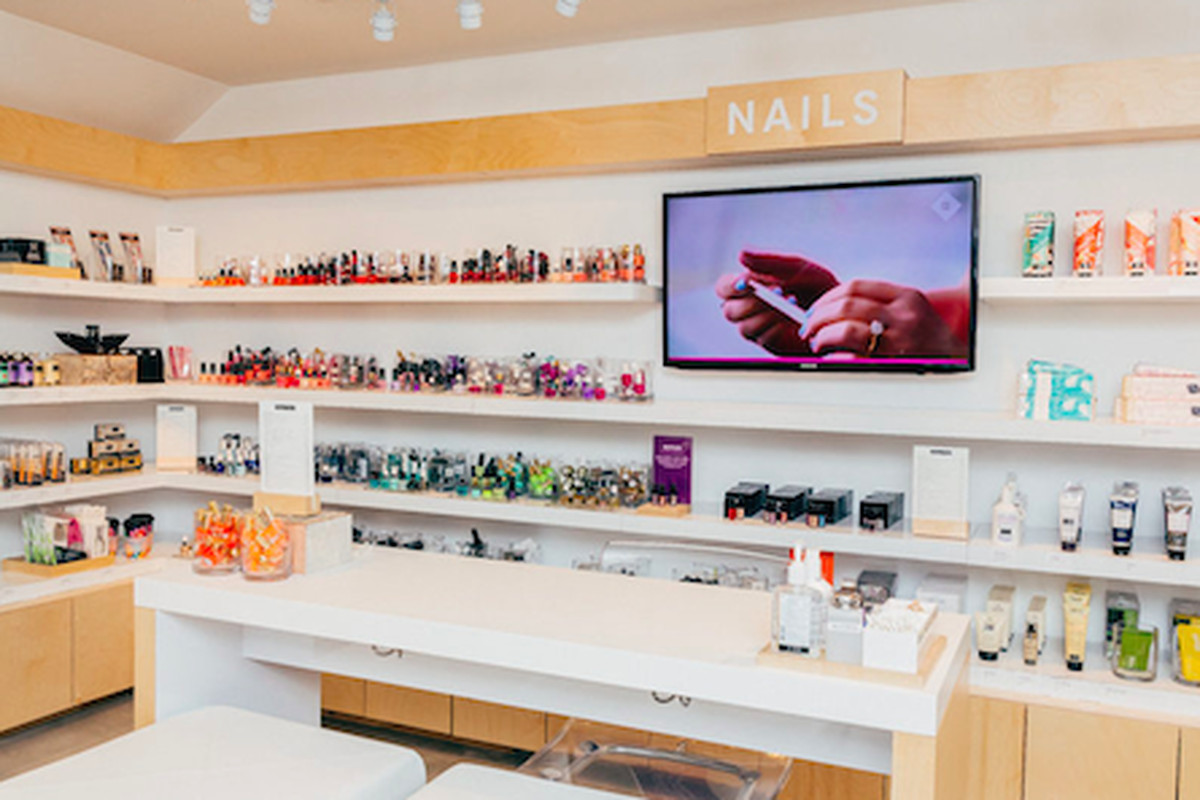 Inside Birchbox's first brick-and-mortar store. Image by <a href="http://drielys.com">Driely S.</a> for Racked NY