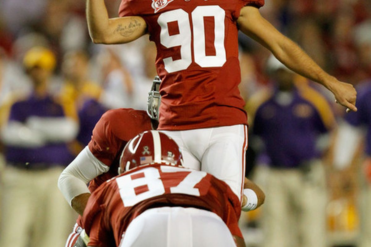TUSCALOOSA, AL - NOVEMBER 05:  Kicker Jeremy Shelley #90 of the Alabama Crimson Tide makes a field goal during the game against the LSU Tigers at Bryant-Denny Stadium on November 5, 2011 in Tuscaloosa, Alabama.  (Photo by Streeter Lecka/Getty Images)