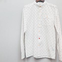 <b>Weekend Offender</b> Ripon button-down, <a href="http://life-curated.com/index.php?product=CASHSS1401&shop=1&c=13">$109</a> 
