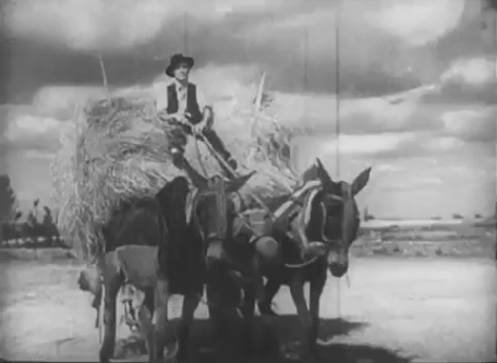 Jacinto Quincoces in the movie “El camino del amor” (1943). Ricardo Soriano Films / Gif by Sofi Serg&nbsp;