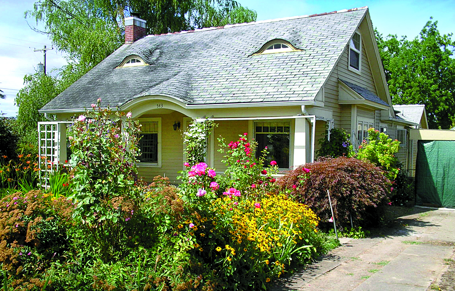 Curb Appeal After: 1938 Cottage In Carlton, Oregon
