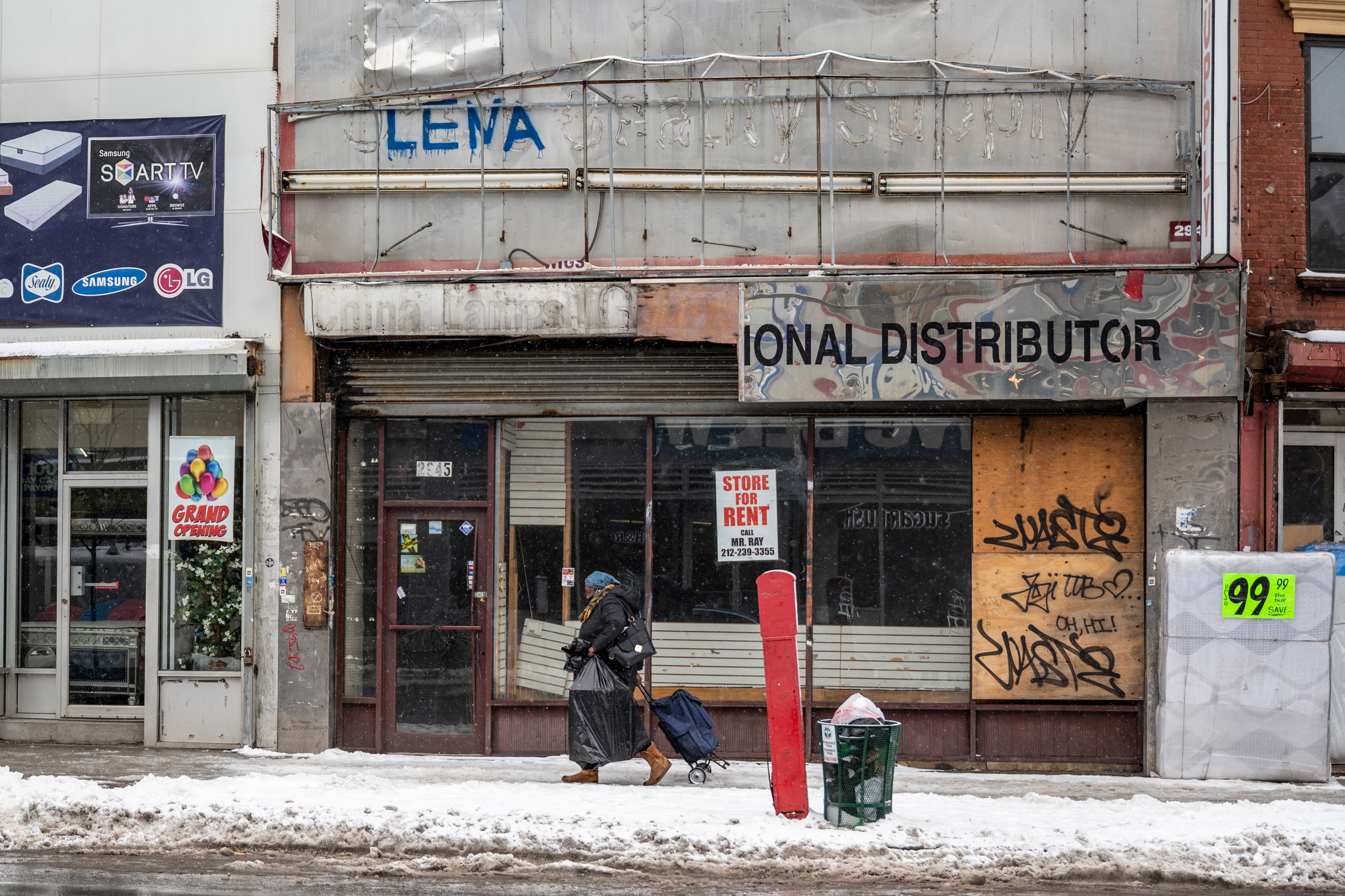 Some businesses showed signs of economic struggles in the South Bronx’s Hub, Feb. 19, 2021.