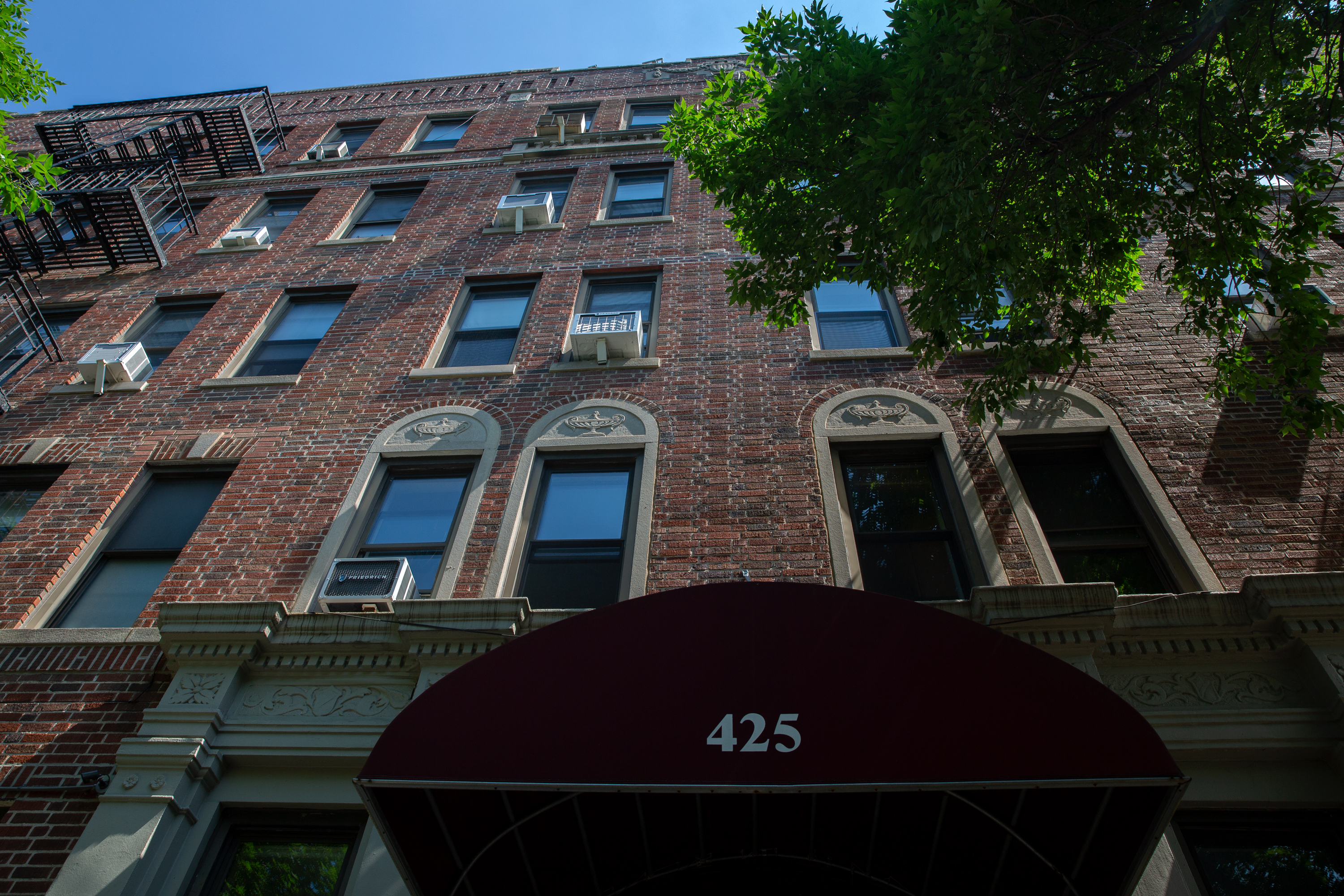 The Prospect Heights building where Eric Adams and Sylvia Cowan bought a co-op in 1992.