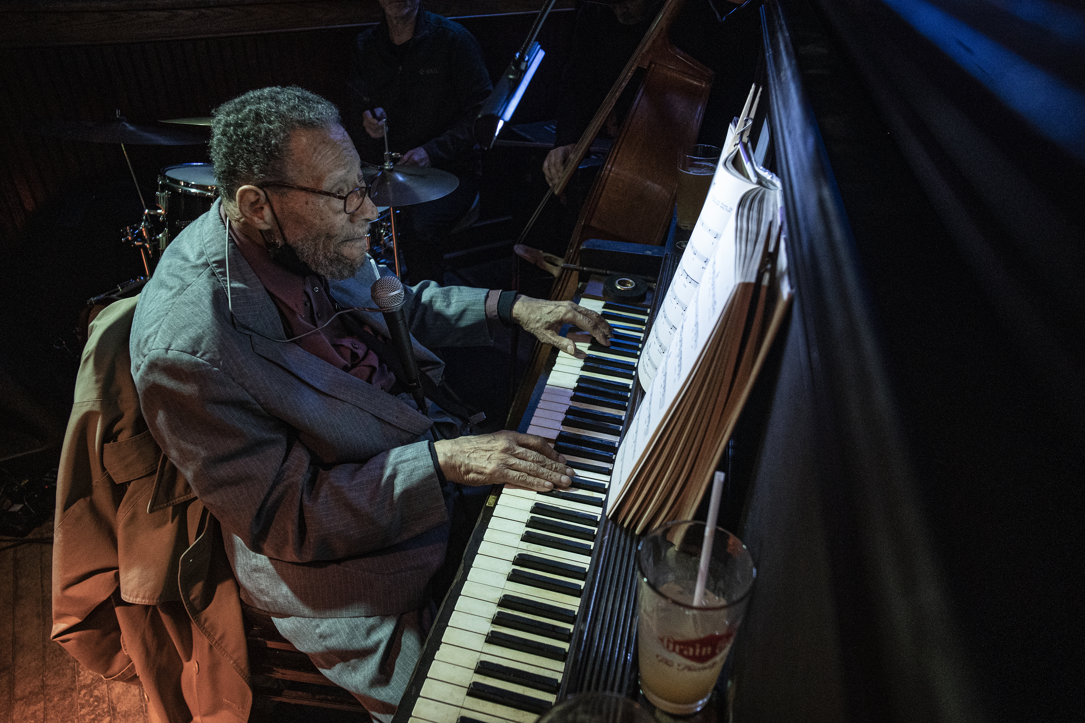 sobras cerca juego At 95, Minneapolis piano legend Cornbread Harris counts his blessings —  including a reconciliation with Jimmy Jam
