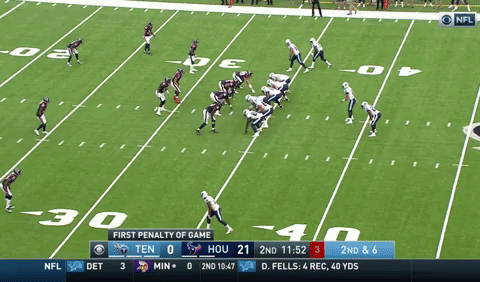 GIF of Tennessee Titans quarterback Marcus Mariota running 34 yards for a touchdown