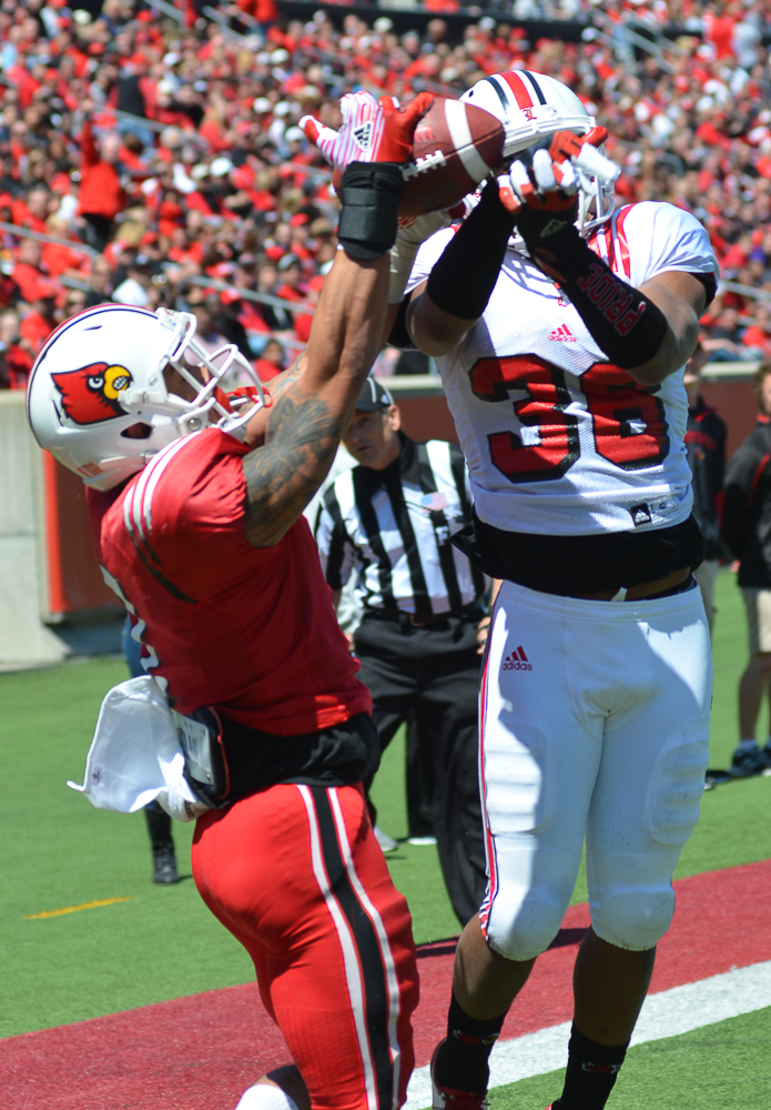 DeVante Parker catches a touchdown pass in the 2013 Spring Game 