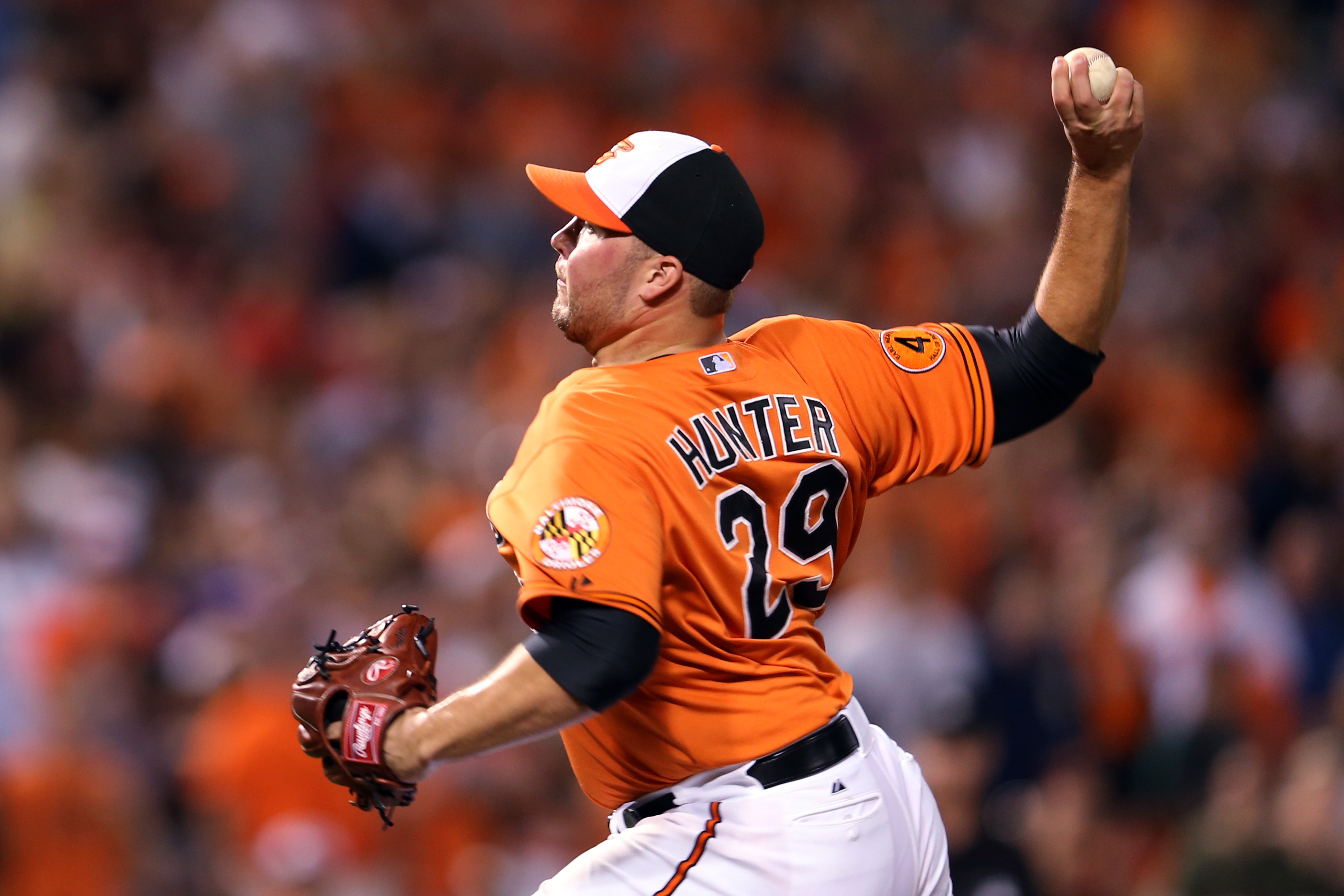Tommy Hunter throws some heat.
