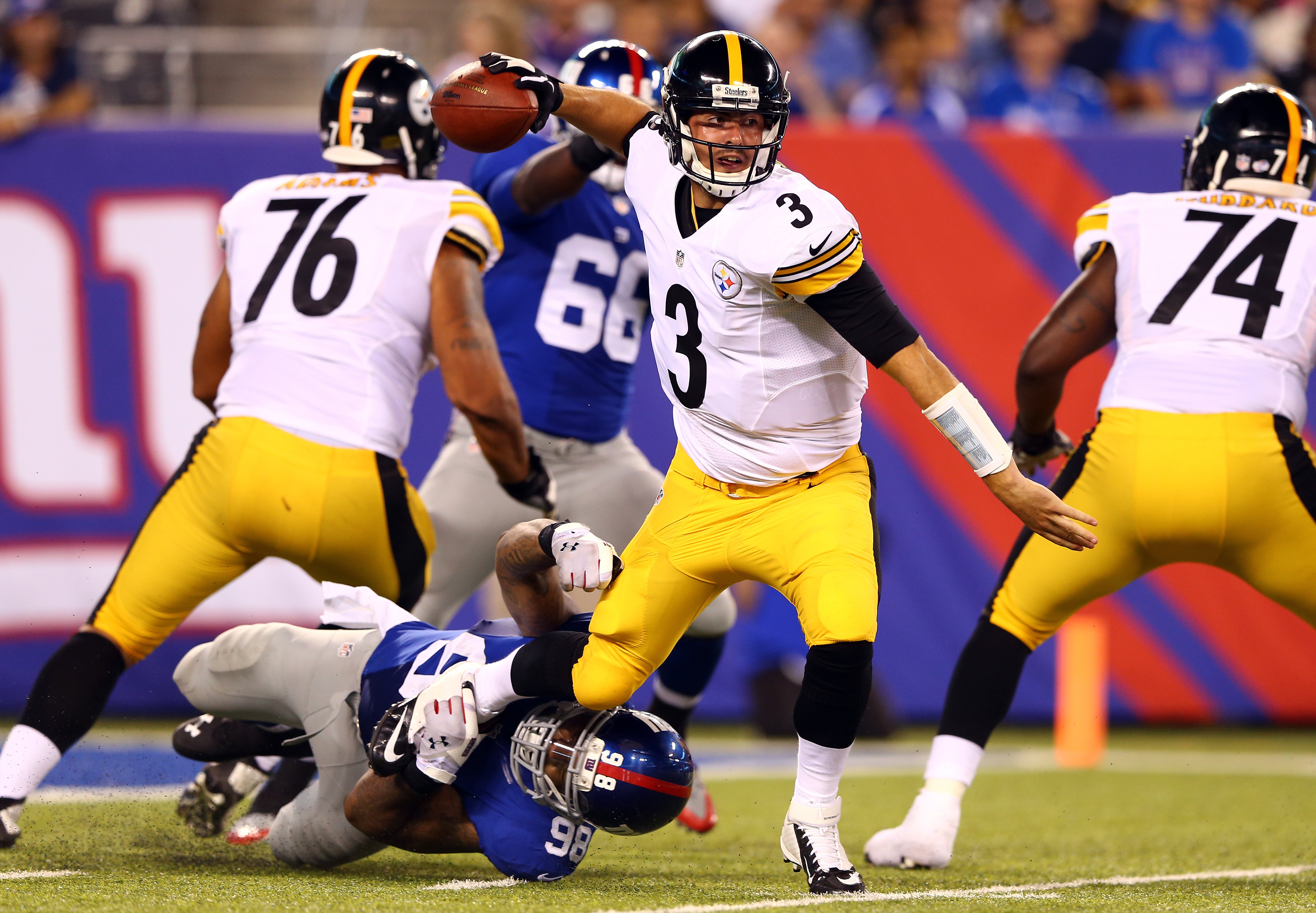 Damontre Moore pressures Landry Jones into an incompletion Saturday night