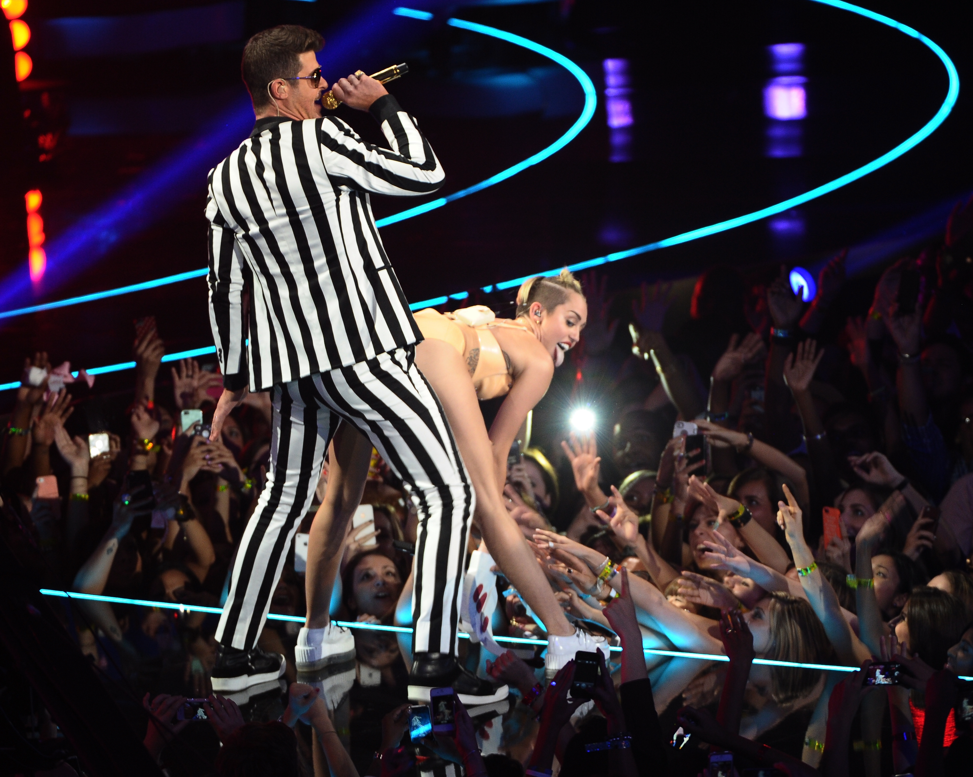 Miley Cyrus performs at the VMAs with Robin Thicke
