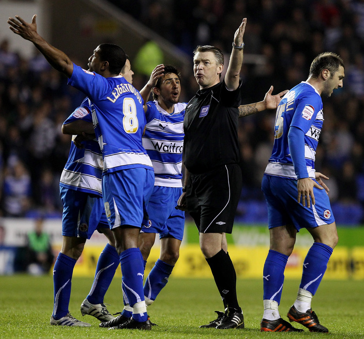 LOOK! A #RefWatch photo with Reading ACTUALLY in it. Truly these are the end times.
