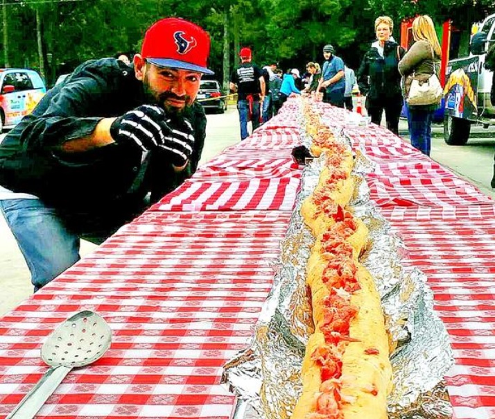 Maine-ly Sandwiches breaks world record with 100 ft. lobster roll.