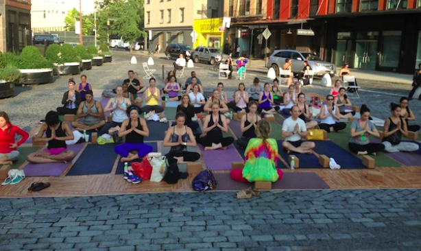 Image via <a href="http://www.metro.us/newyork/lifestyle/wellbeing/2014/05/09/free-outdoor-fitness-classes-new-york/">Metro</a>