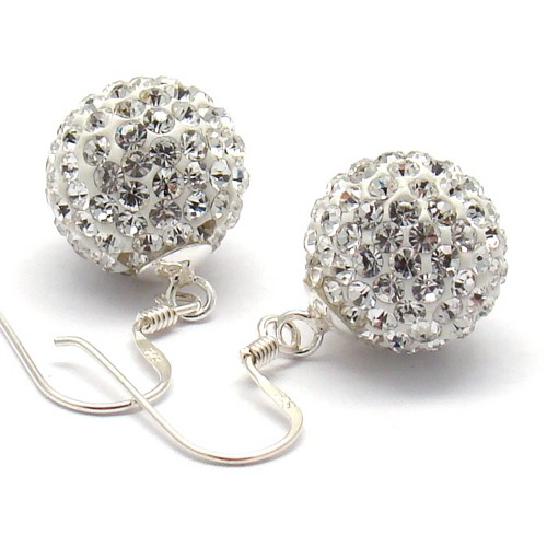 Image via <a href="http://www.artfire.com/ext/shop/product_view/MartakyArt/5815186/pearls_jewelry_set_swarovski_crystals_pearls_sterling_wedding_jewelry_/handmade/jewelry/sets/shell_pearl">Art Fire</a>