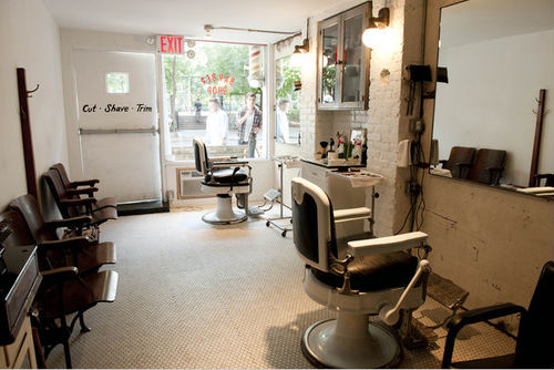 The Blind Barber, NYC. Photo via <a href="http://theblaaahg.com/post/860073195/the-blind-barber">The Blaaahg</a>.