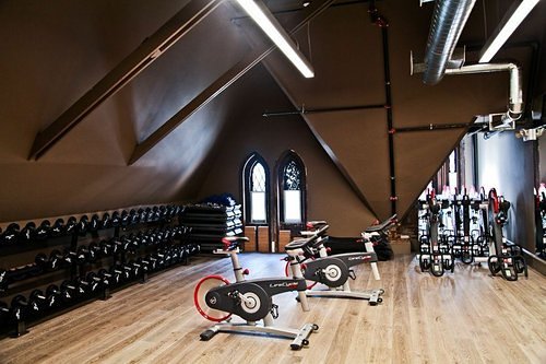 The group fitness studio; Photo: DavidBartonGym
