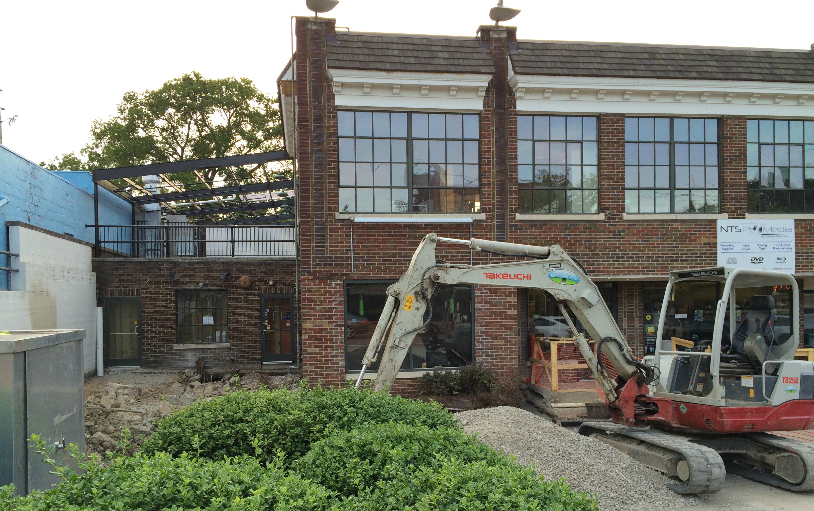 Construction underway on Edgehill Cafe's new location.