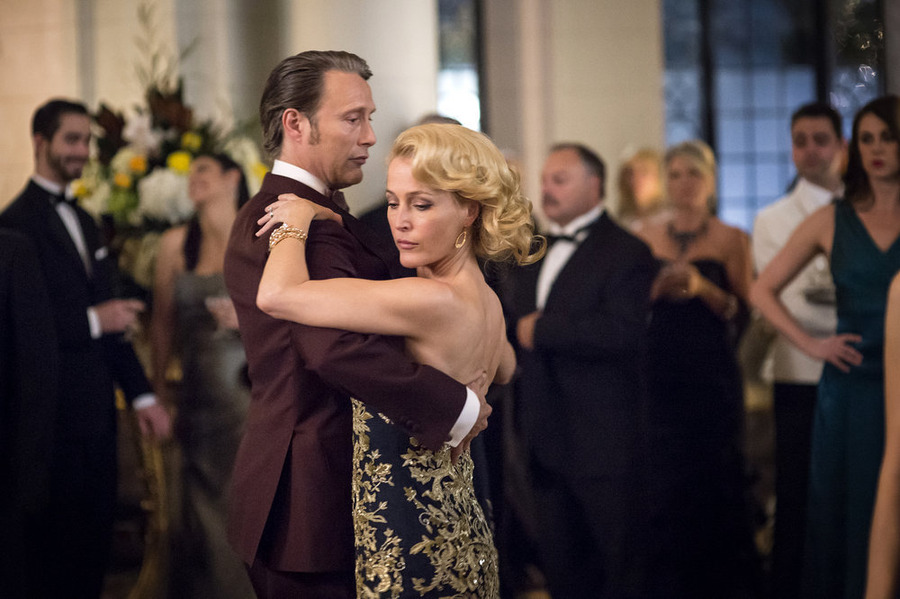 Hannibal Lecter (Mads Mikkelsen) forces Bedelia DuMaurier (Gillian Anderson) to act as his fake wife while living under an assumed identity in Europe in the spectacular new season of Hannibal. 