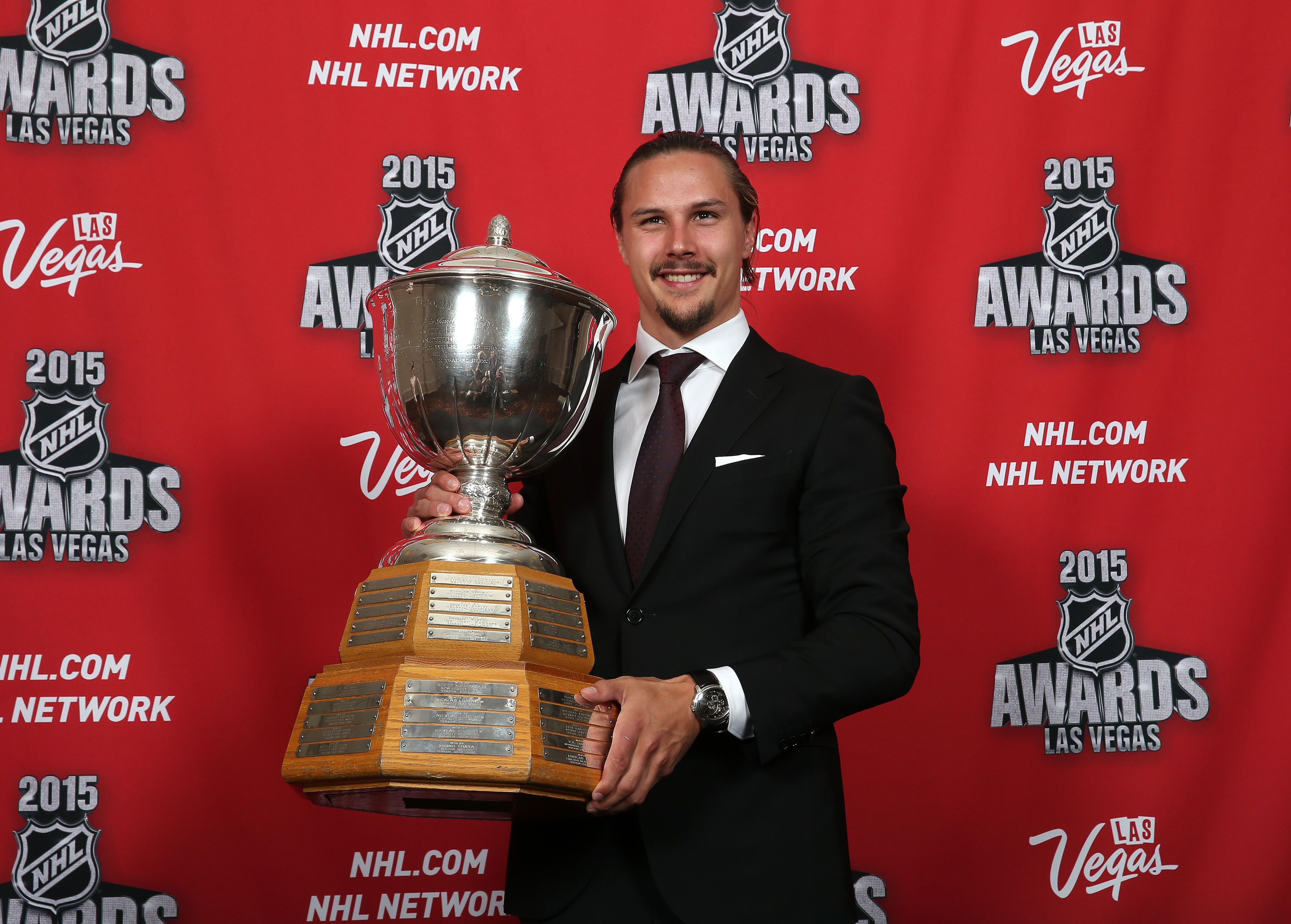 Erik Karlsson's going to get a hat trick (of Norris Trophies)!!!!