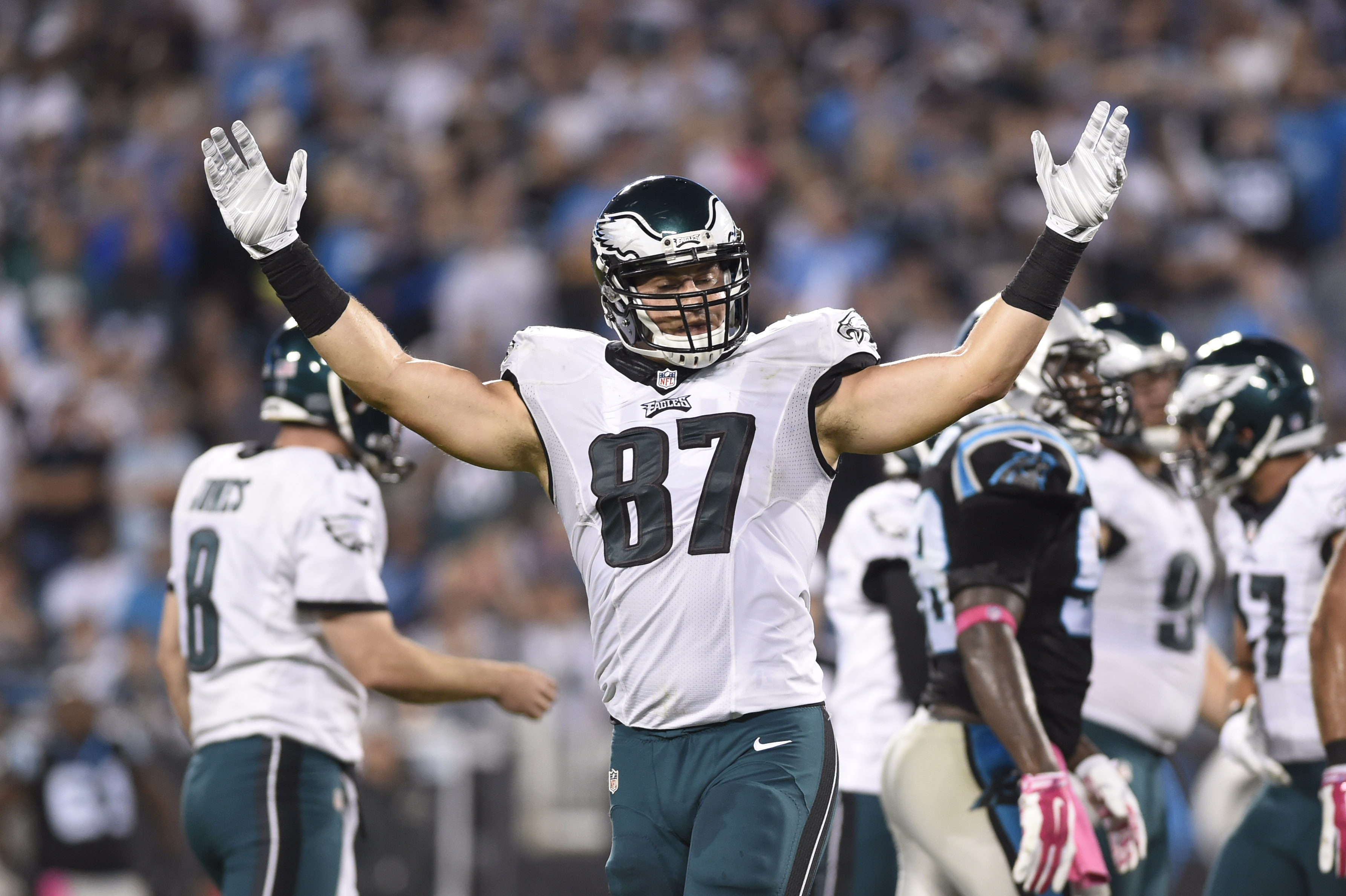 Brent Celek just wants some love, y'all.