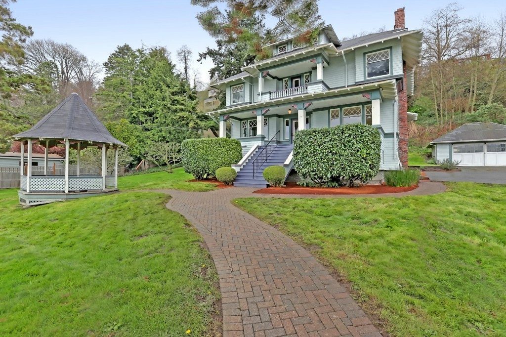 The Satterlee House in West Seattle, built in 1910.