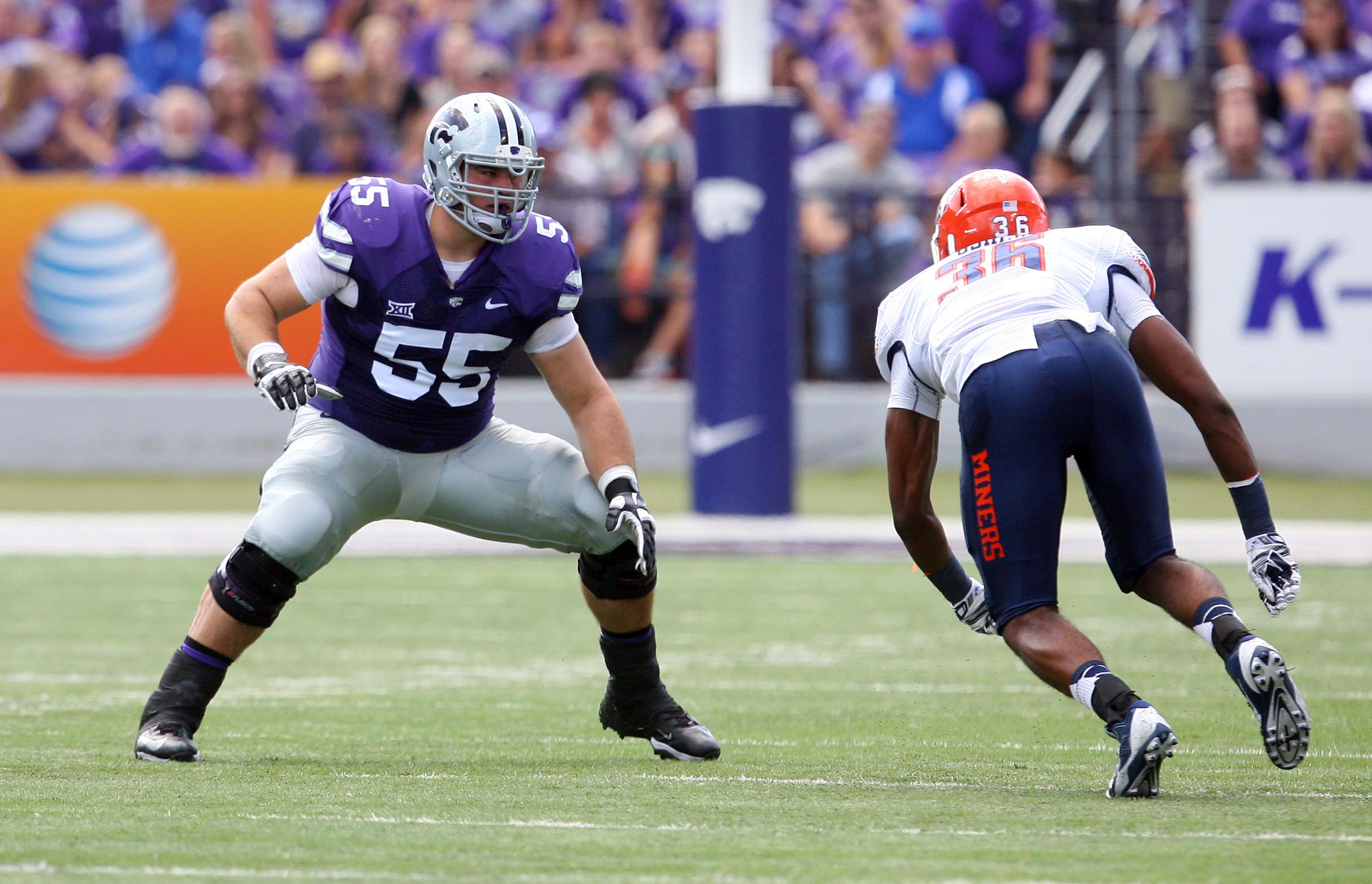 Cody Whitehair is leaving huge shoes to fill at left tackle. Scott Frantz should get to lace them up first.