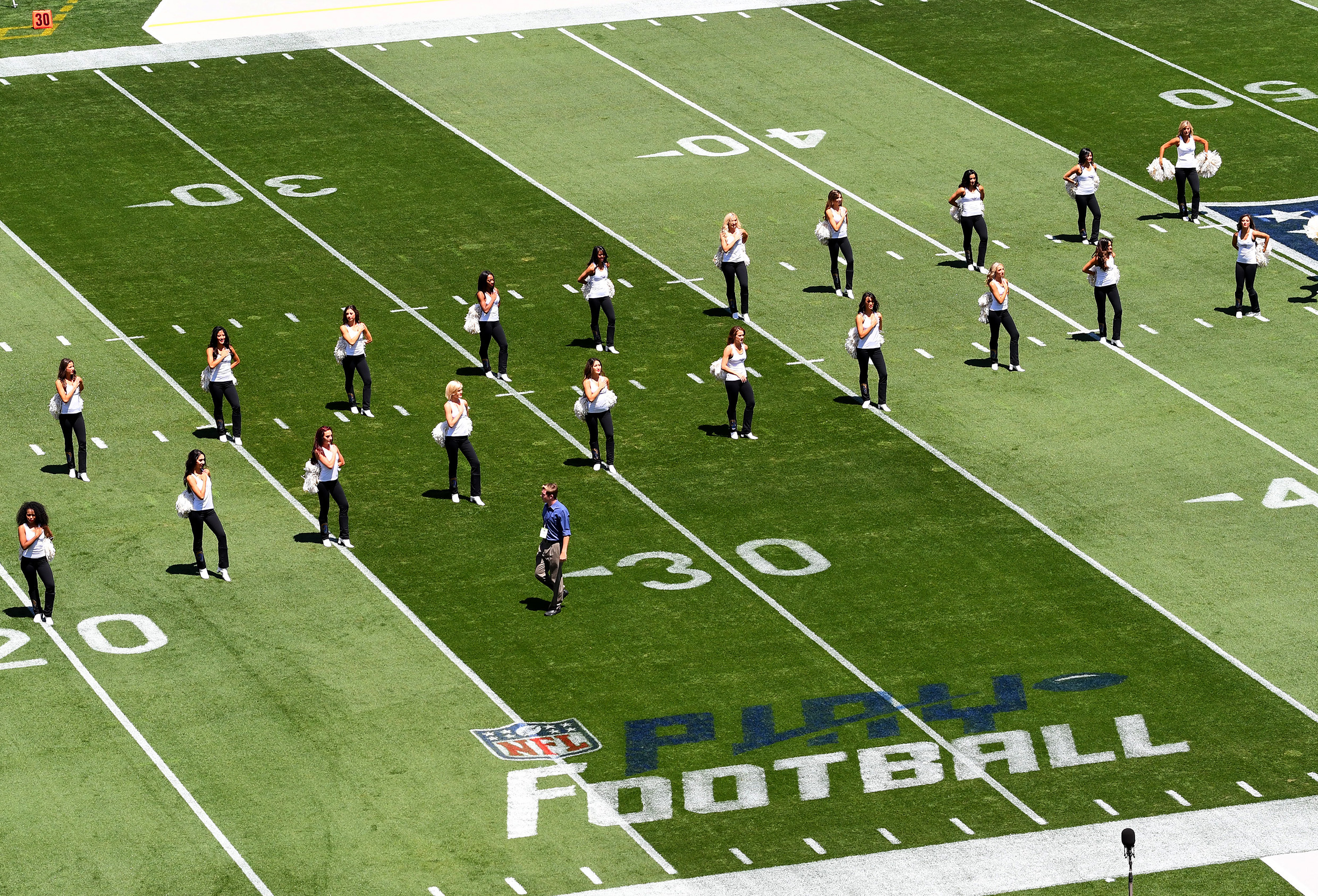 Los Angeles Rams cheerleaders practice