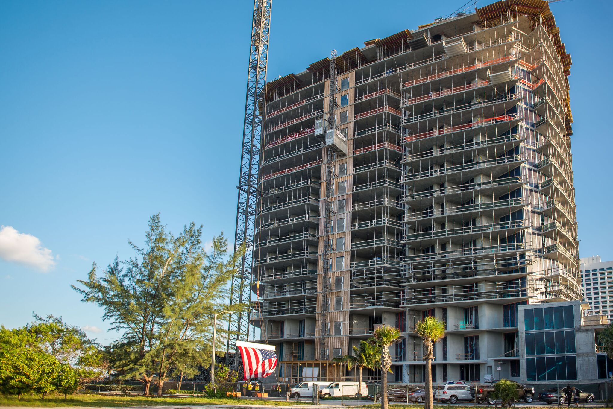 A new 18-story tower in Fort Lauderdale that was recently constructed just topped off.