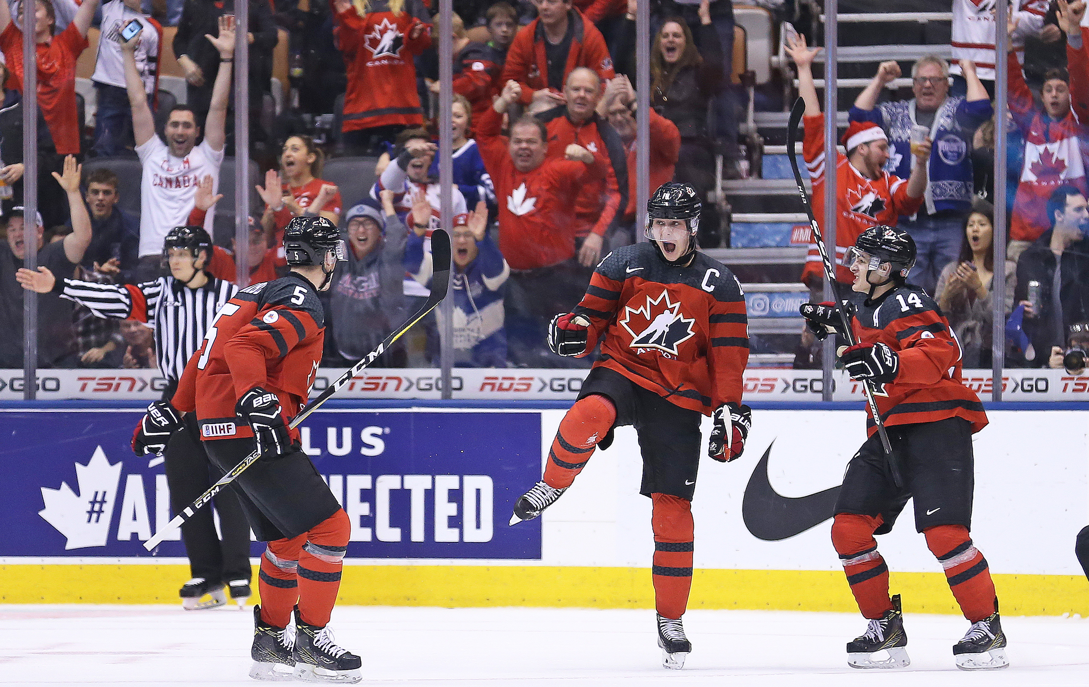 Canada v Russia - 2017 IIHF World Junior Championship