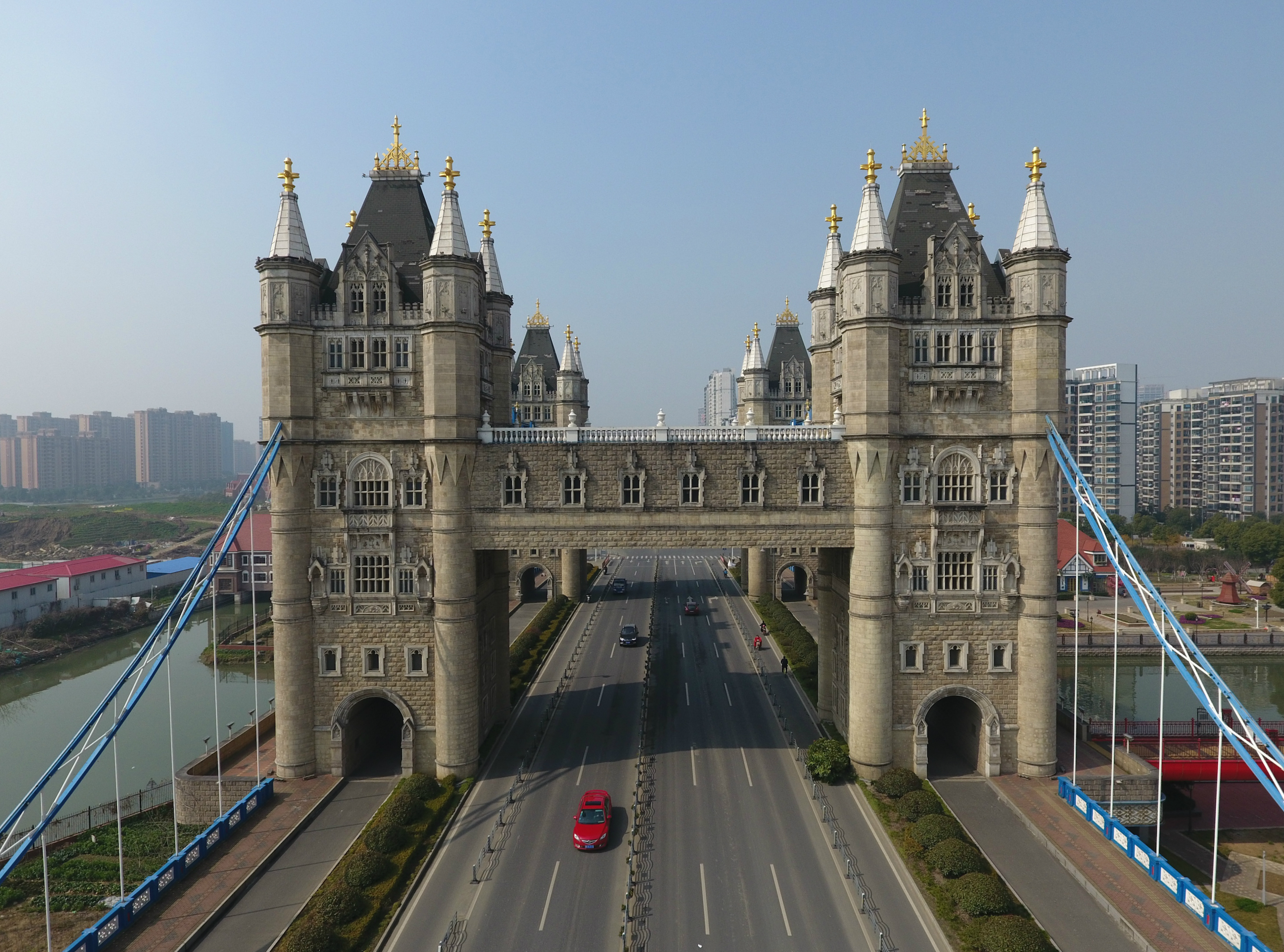 Tower Bridge replica in China