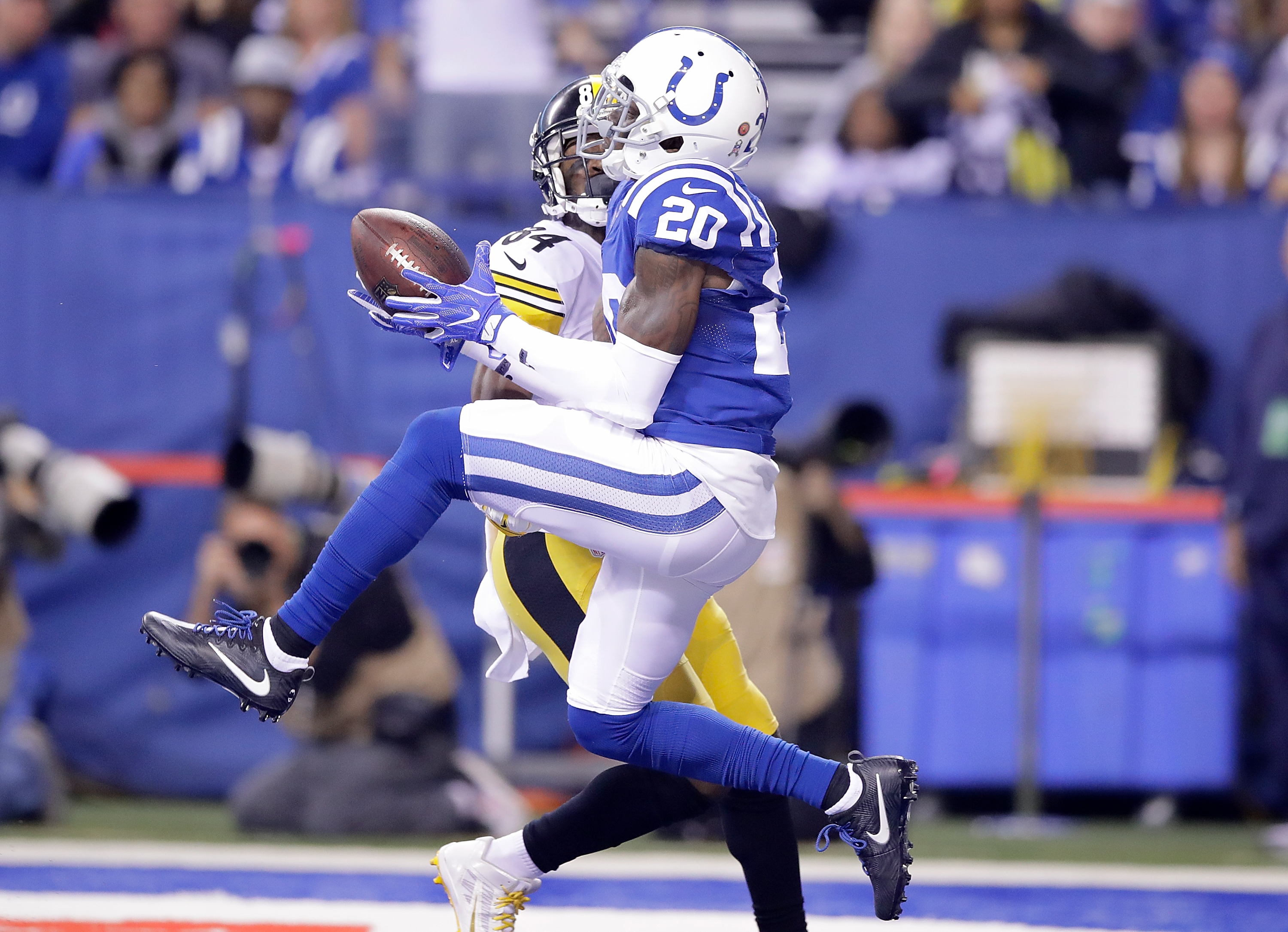 Pittsburgh Steelers v Indianapolis Colts