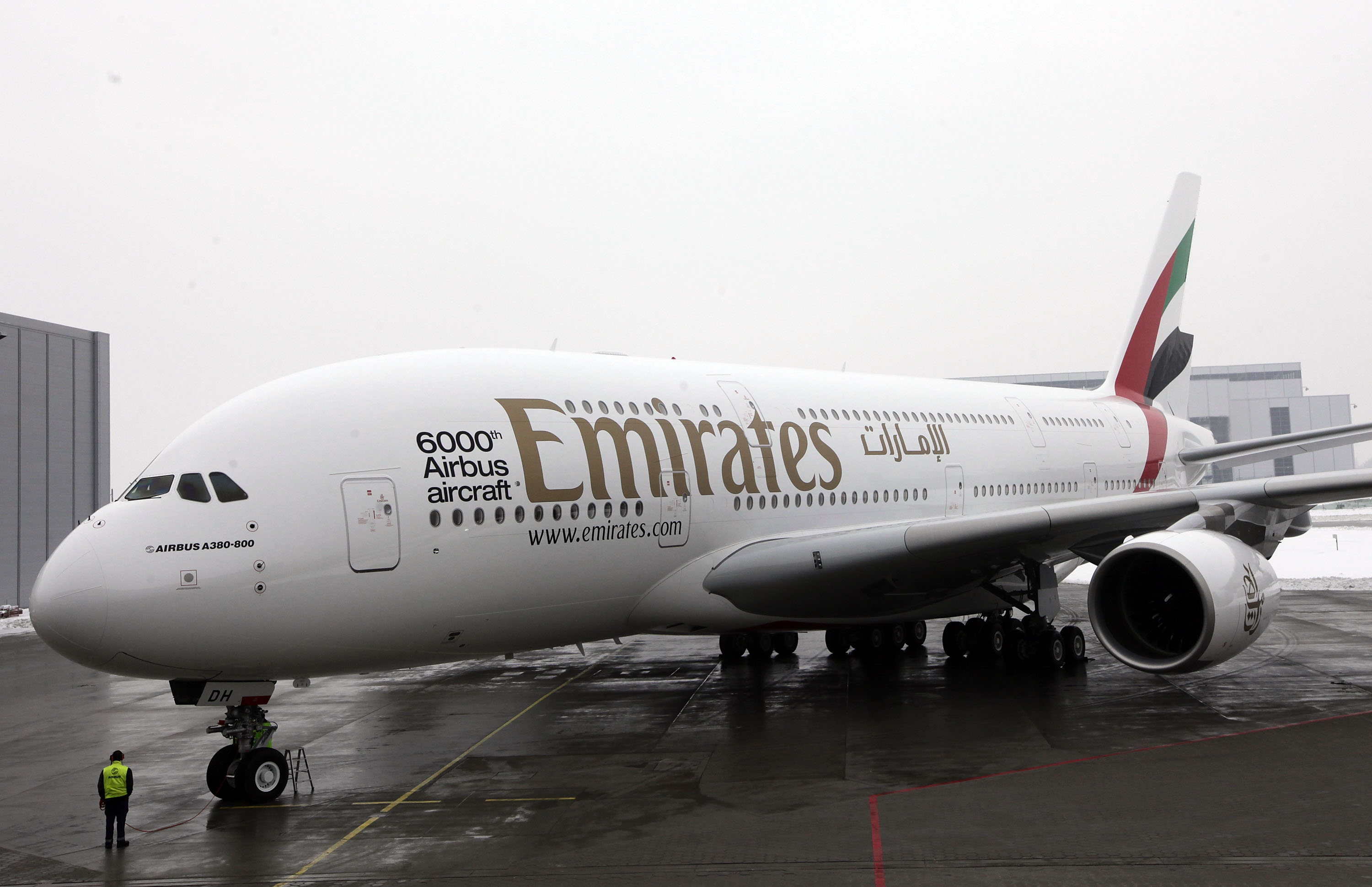 HSV Team Hands Over A380 To Emirates Airline