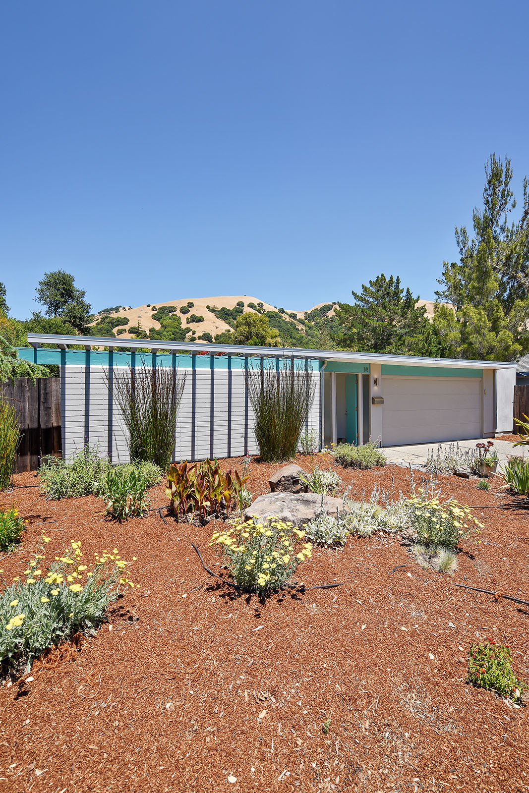 Exterior of Eichler in blue and grey.