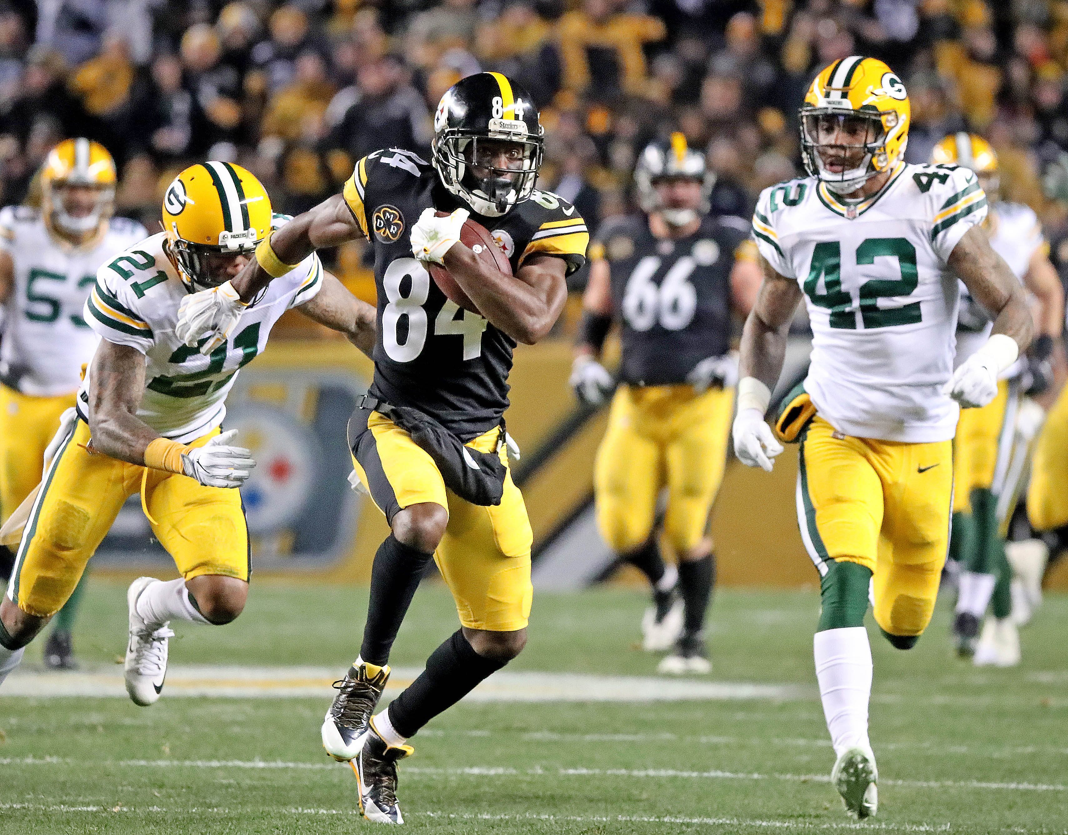 NFL: Green Bay Packers at Pittsburgh Steelers