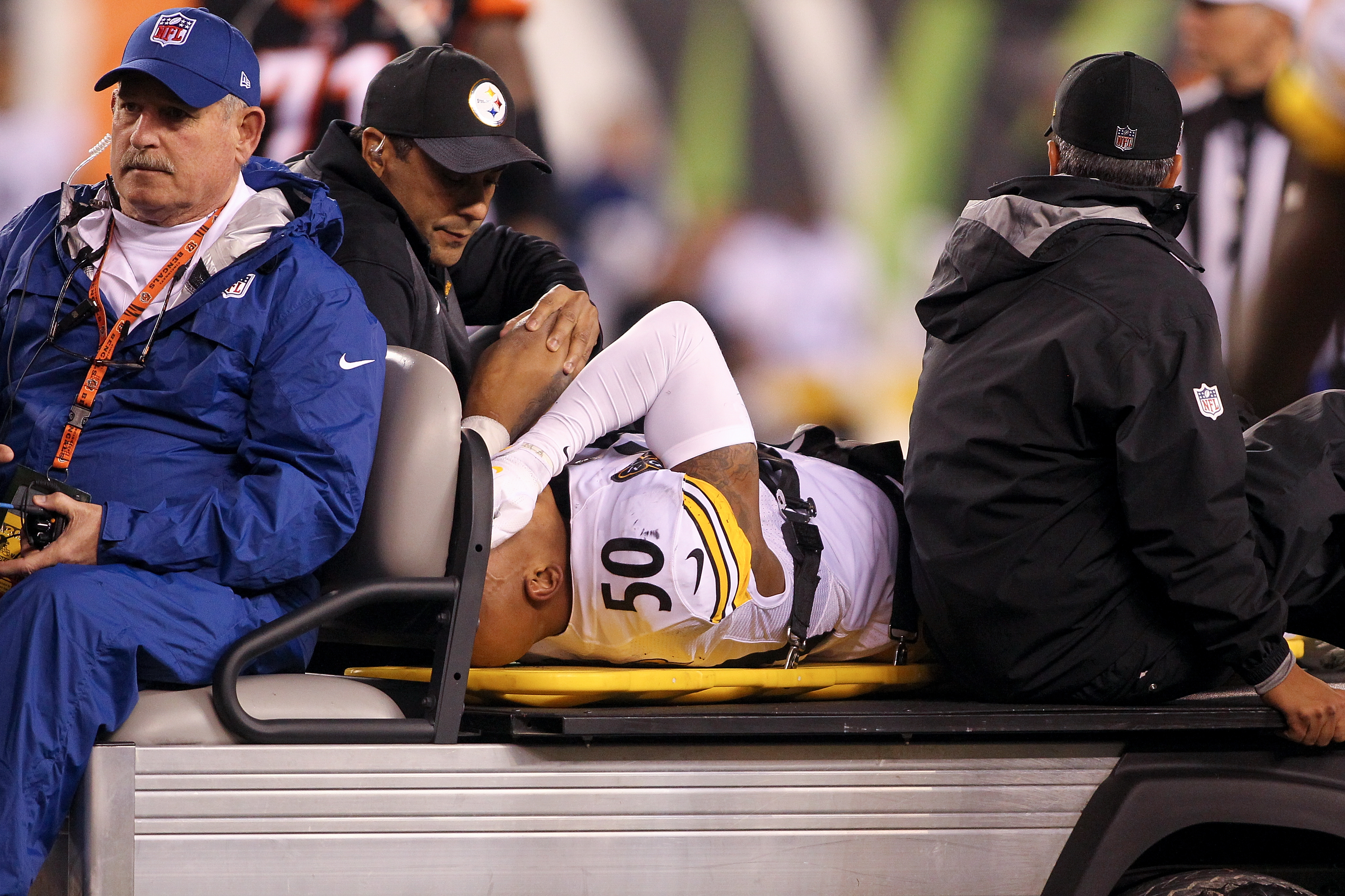 Ryan Shazier being carted off the field after an injury