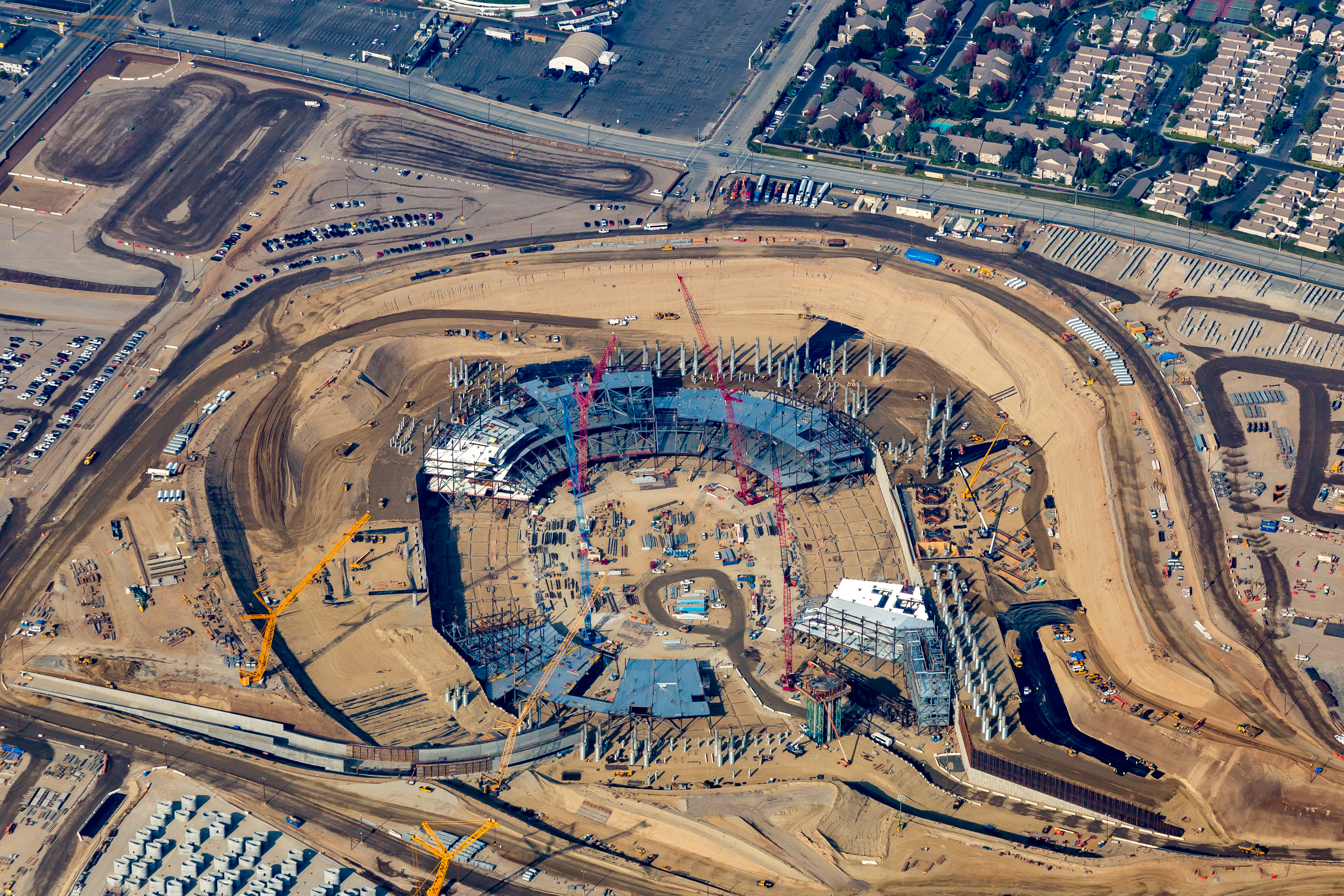 Aerial view of construction at Inglewood NFL stadium