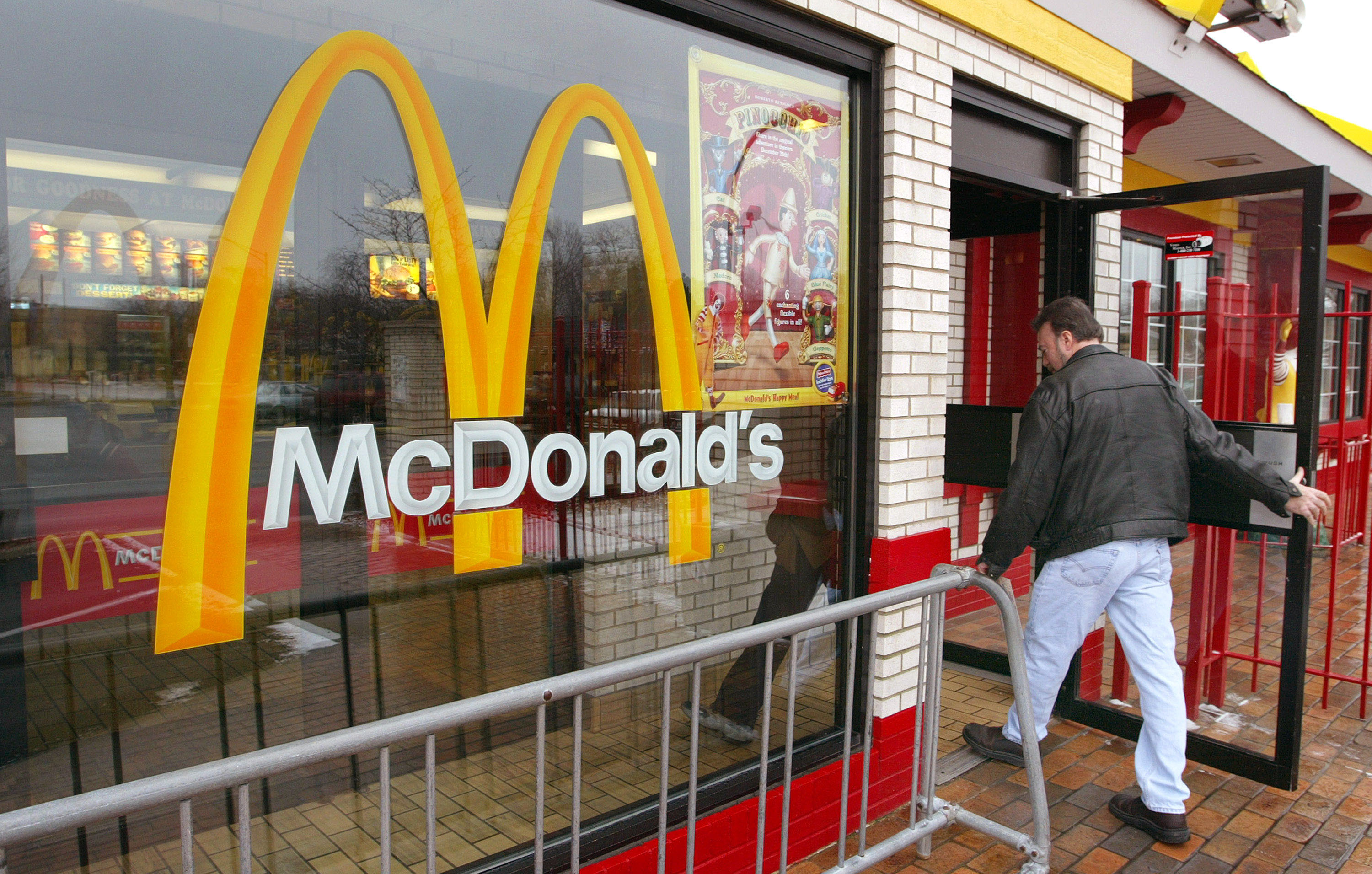 FILE PHOTO McDonalds Quarterly Earnings Drop