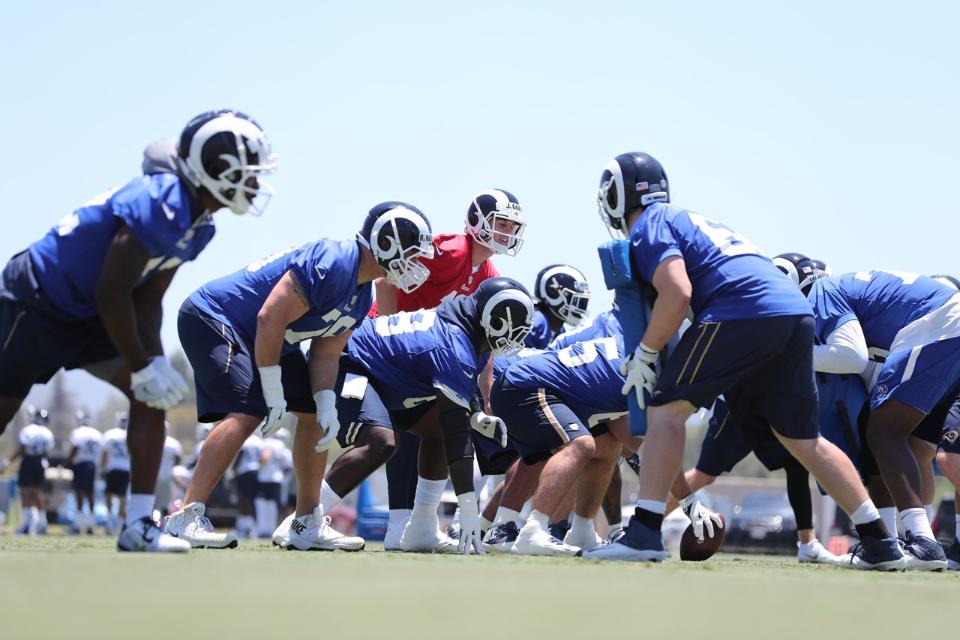 Los Angeles Rams players line up at minicamp, June 13, 2018.