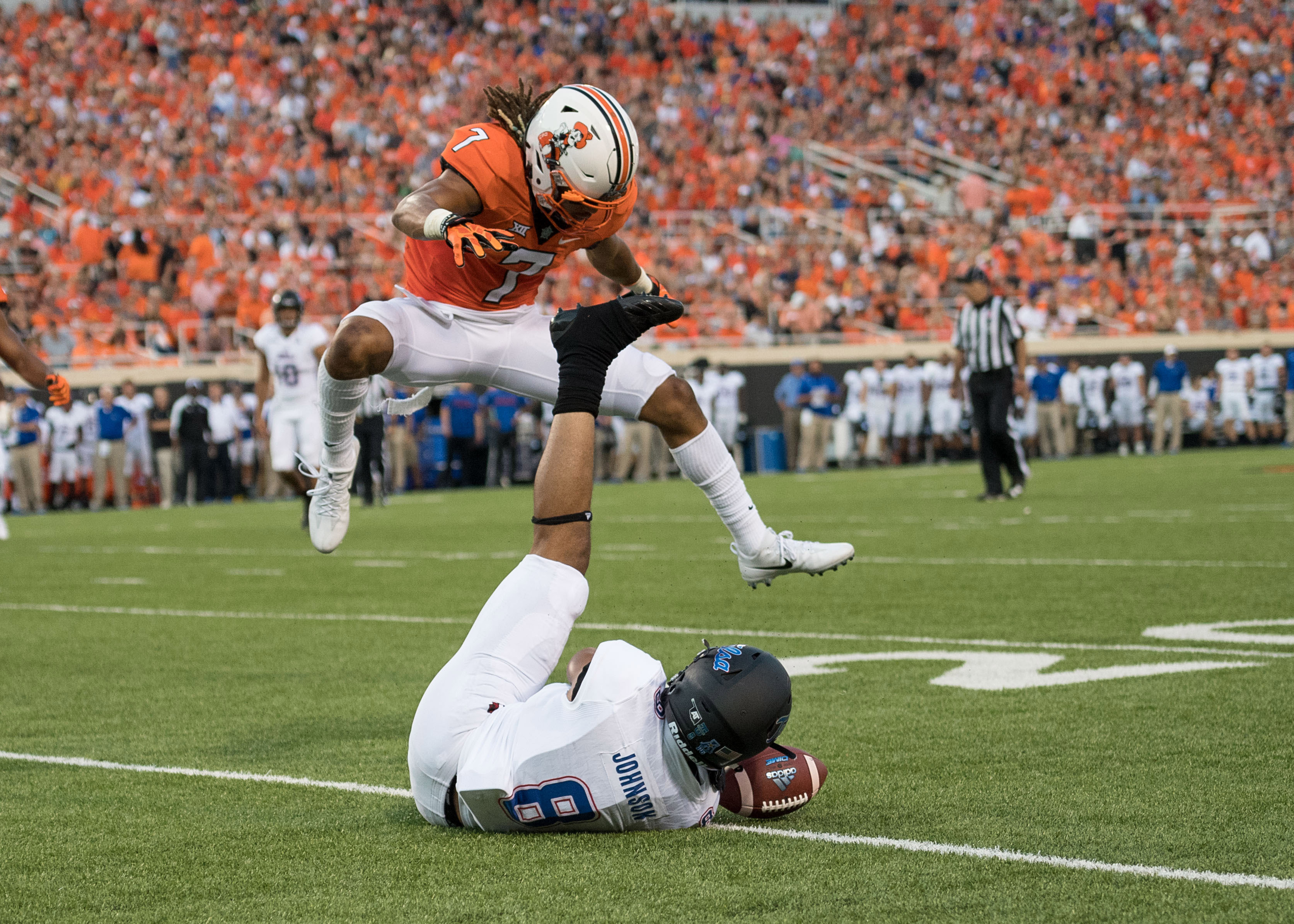 Oklahoma State DB Ramon Richards breaks up a pass intended for Tulsa WR Keenen Johnson, August 31, 2017.