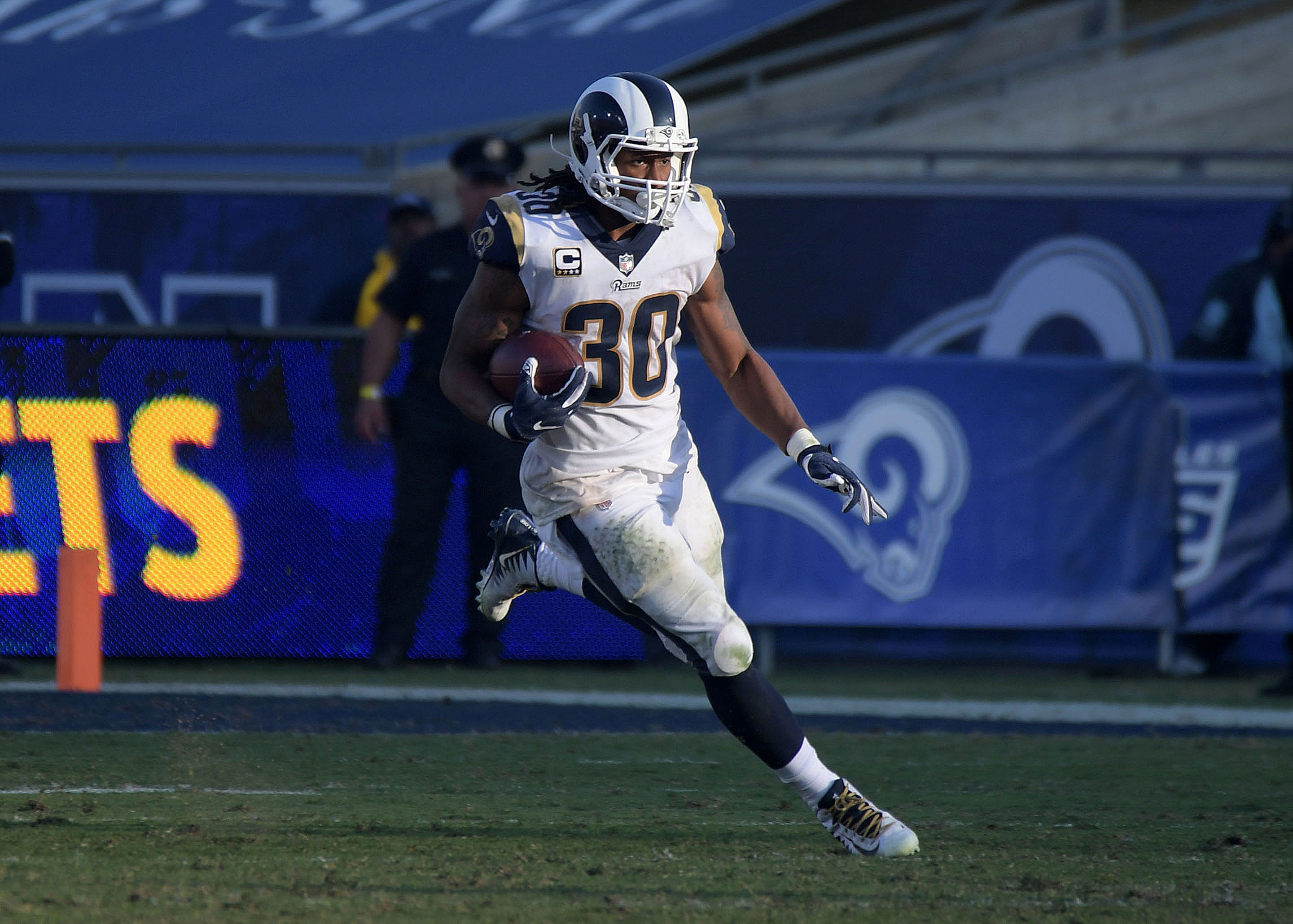 Los Angeles Rams RB Todd Gurley carries the ball against the New Orleans Saints in Week 12, Nov. 26, 2017.